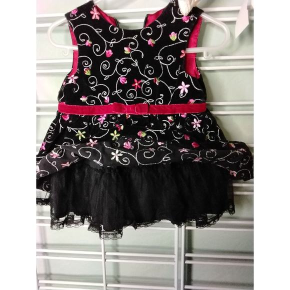 Infant 3-6 months Girls Velvet Dress With Embroidery - 3 Piece Set Vintage - Picture 9 of 9